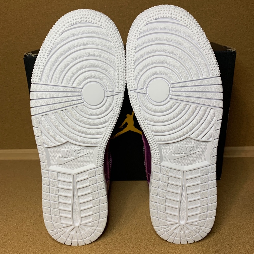 Nike Air Jordan 1 Mid SE (GS) - Picture 6 of 8